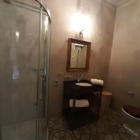 Sasso Dimora Di 3* 카노비오